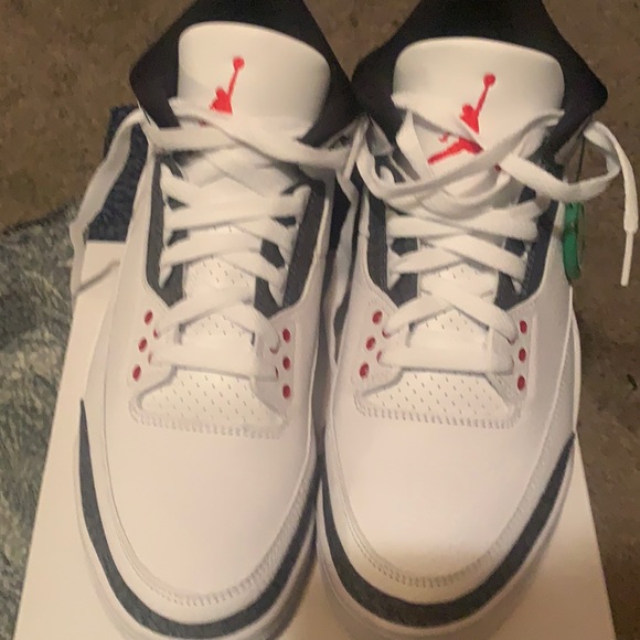 never worn I got them and they were to big - Picture 1 of 5